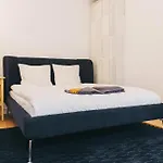 7 Main Square Boutique - Kullassepa Tallin