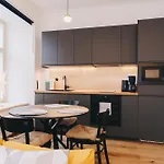 7 Main Square Boutique - Kullassepa Apartament