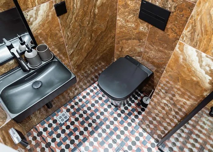 Kullassepa Boutique - Square View