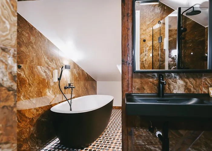 7 Main Square Boutique Apartments - Kullassepa Апартаменты