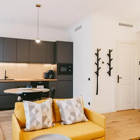 7 Main Square Boutique - Kullassepa * Tallinn