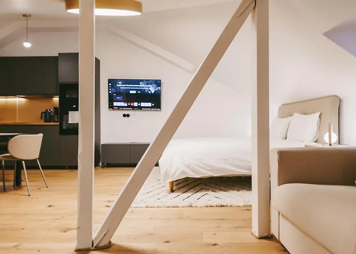 7 Main Square Boutique Apartments - Kullassepa דירה